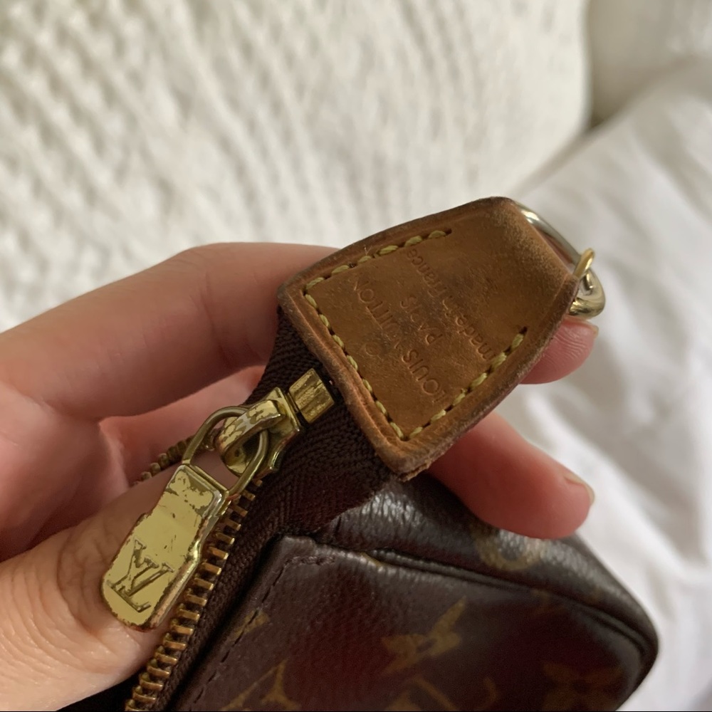 Louis Vuitton Mini Pochette - Picture 8 of 11